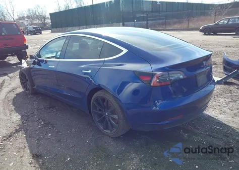 2019 Tesla Model 3 Long Range/Performance z USA, uszkodzony, nr VIN 5YJ3E1EBXKF433036